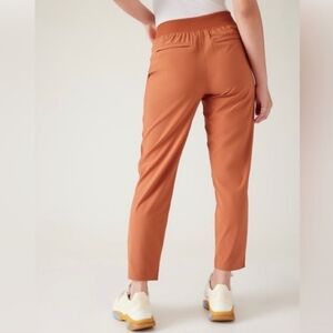 Athleta Brooklyn Mid Rise Ankle Pant In Orange. Size 4 (M7)